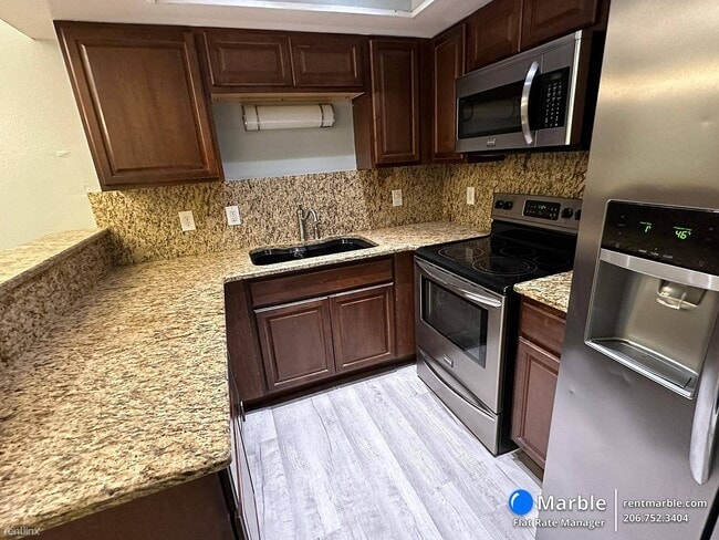 Building Photo - 2 br, 2 bath Condo - 142 Windtree Ln Bldg R