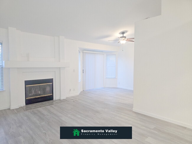 Foto del edificio - 6916 Shady Woods Way