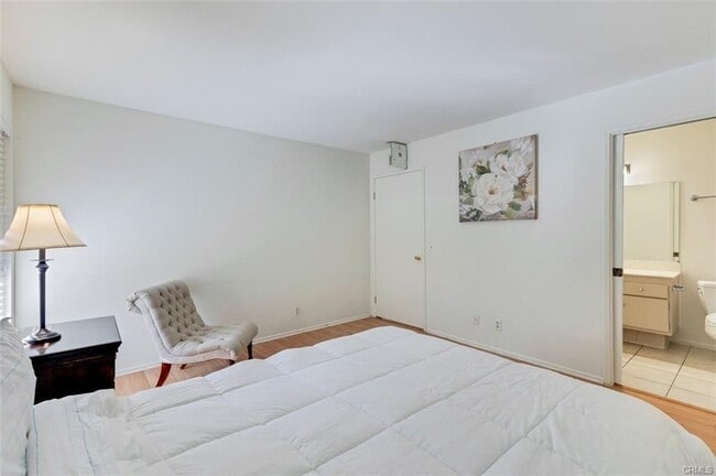 Building Photo - 424 Orange Blossom