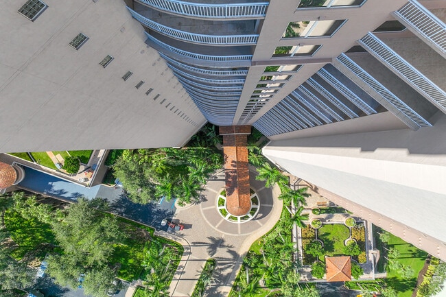 Foto del edificio - 4801 Bonita Bay Blvd