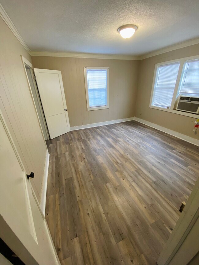 Foto del edificio - 422 W Port St