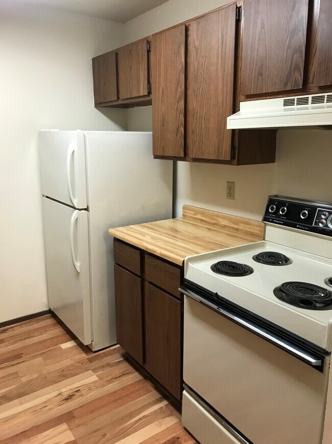 Foto del edificio - 2417 Chalet Gardens Ct