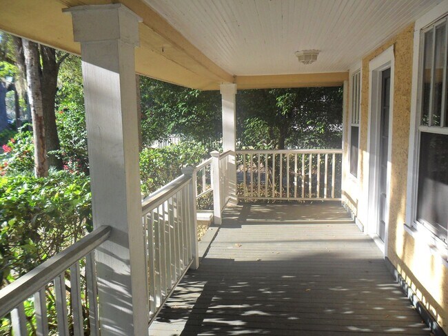 Building Photo - Charming two story home with water view! L...