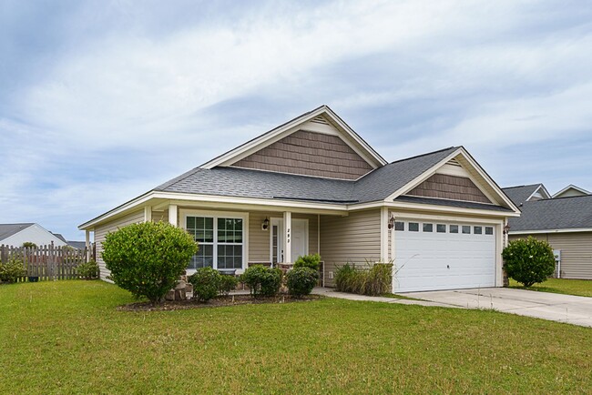 Building Photo - Three Bedroom House with Gated Backyard