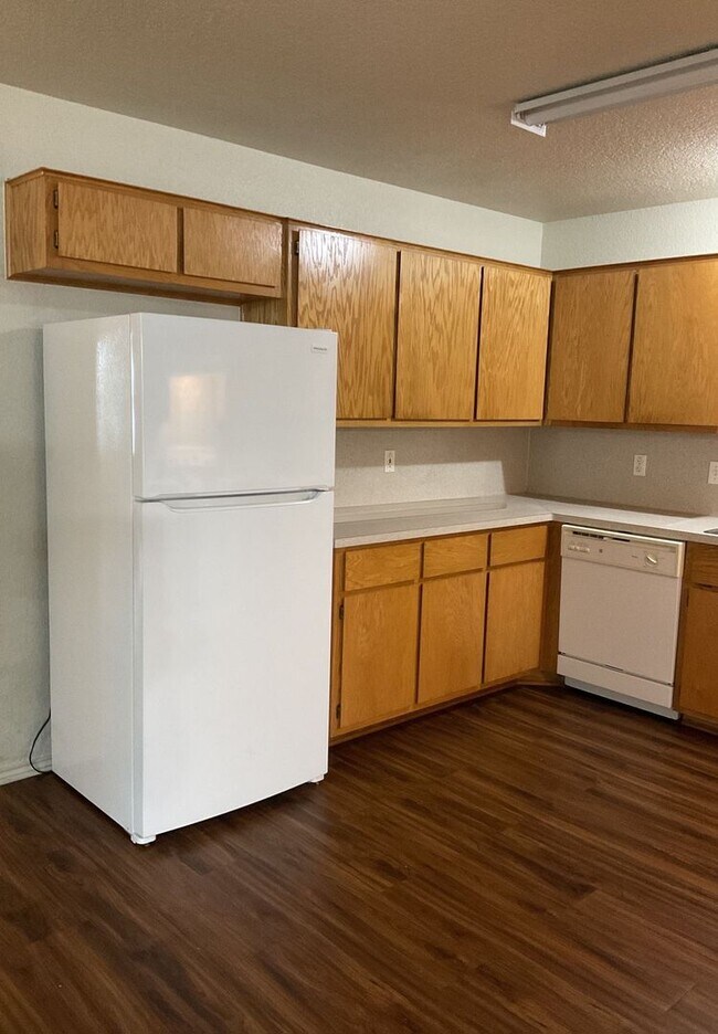 Foto del edificio - 2700 Alma Drive (A/B)