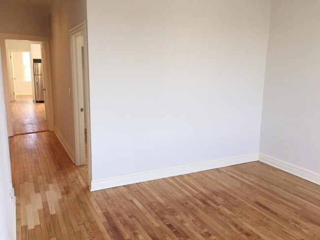 Foto del edificio - 2622 W Fullerton Ave