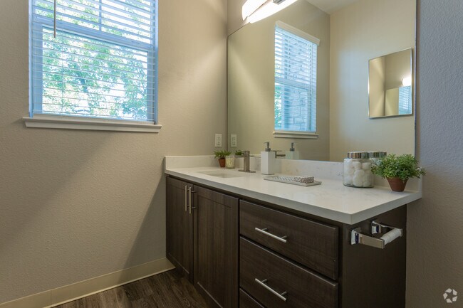 1HAB, 1BA -769 ft² - Links at Legacy Ridge