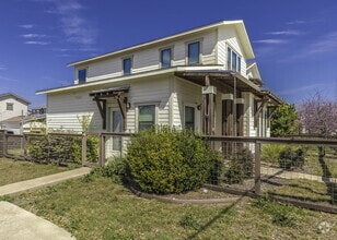 Building Photo - 603 Burleson St