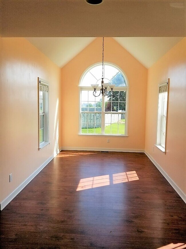 Building Photo - 100 Lancaster Pointe Drive