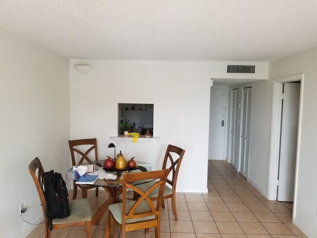 Foto del edificio - 14421 N Kendall Dr