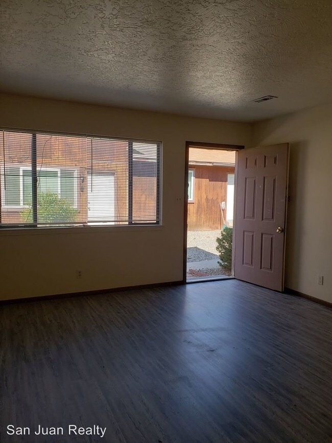 Building Photo - 1705 Cliffside Dr