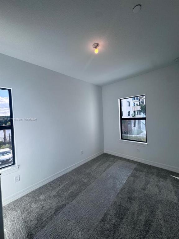 Foto del edificio - 750 NW 82nd Ave