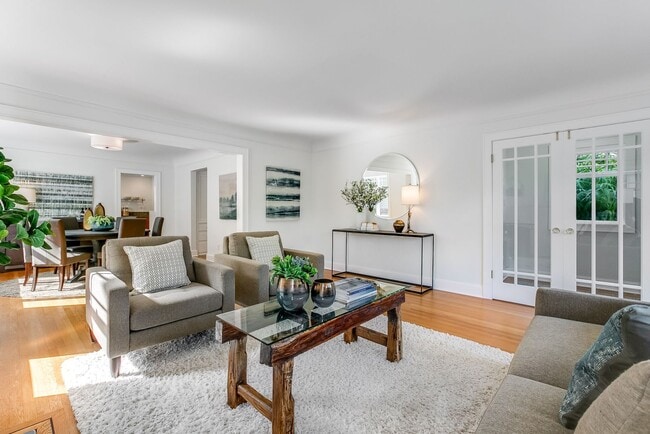 Foto del edificio - Queen Anne Craftsman - Available September...
