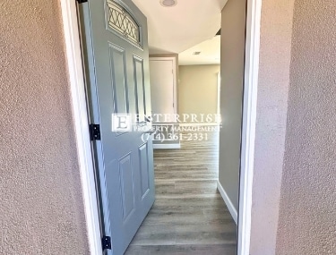Foto del edificio - 3-Bedroom Single-Family Home in Garden Grove | Updated Kitchen
