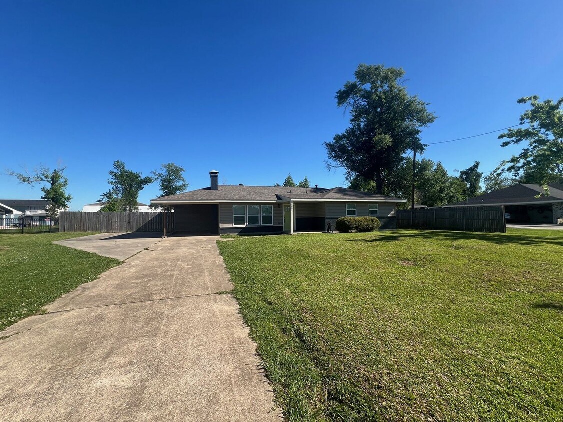 Adorable completely remodeled home for lease House Rental in Lake