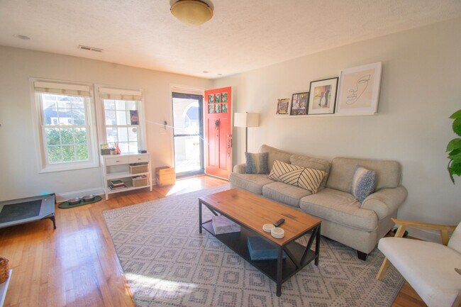 Foto del edificio - 2 Bedroom 2 Bathroom with Optional Bonus in Haymount