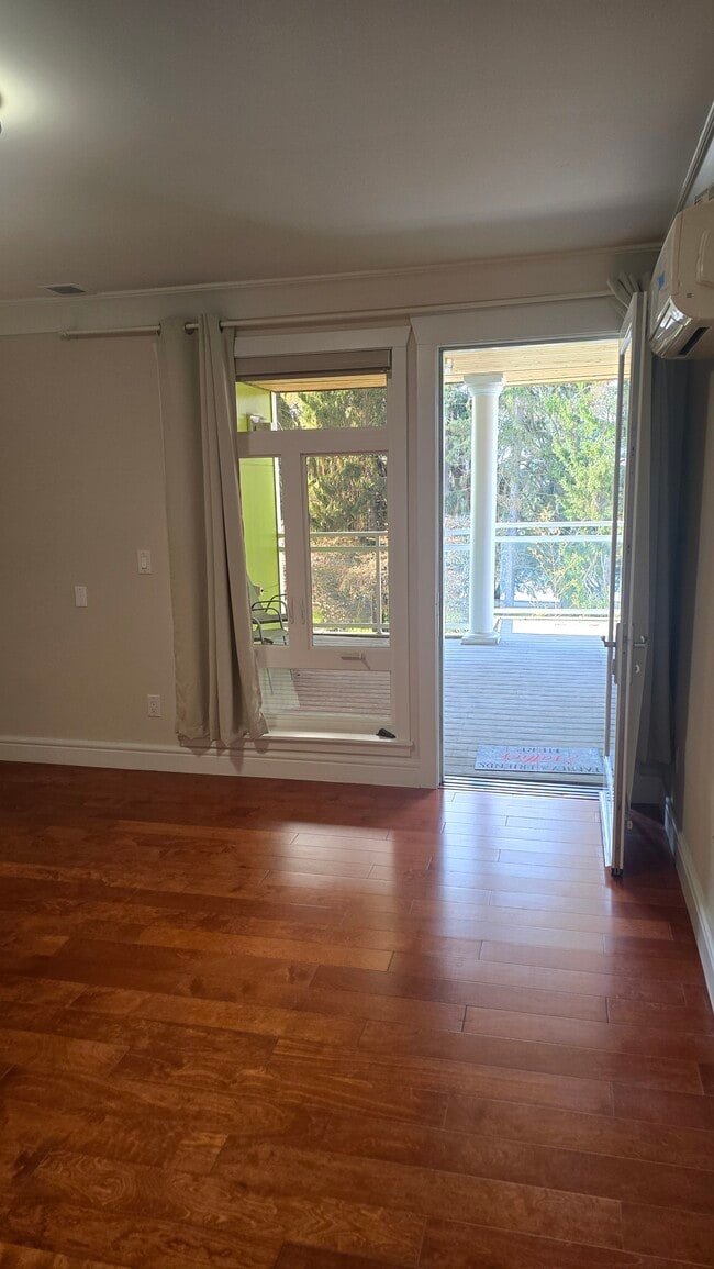 Foto del edificio - 7440 E Green Lake Dr N