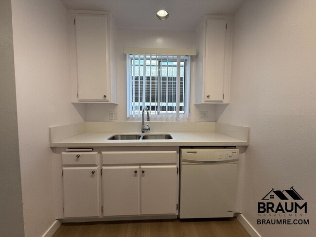 Building Photo - 14257 Friar St
