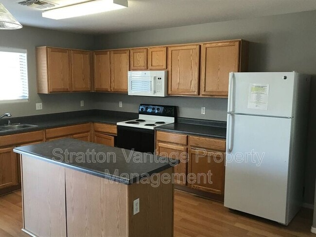 Building Photo - 16176 W Custer Ln