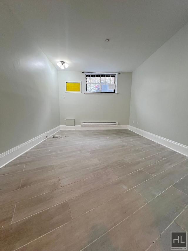 Foto del edificio - 1 bedroom in QUEENS NY 11102