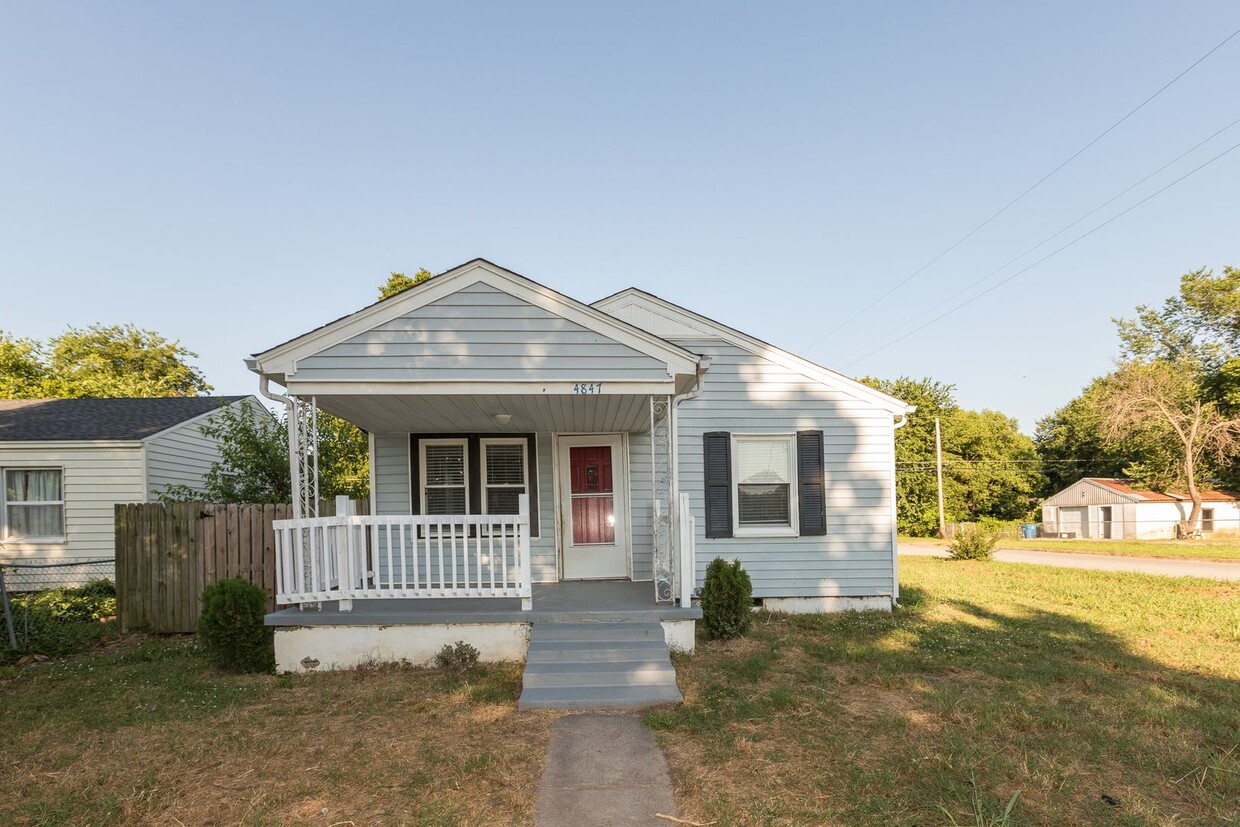 Primary Photo - 3 Bed / 1 Bath in West Tulsa!