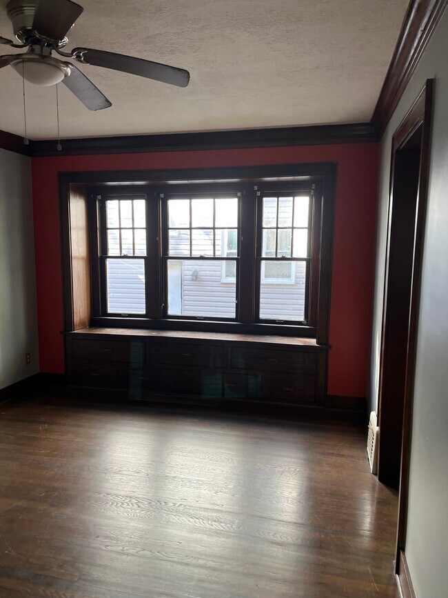 Comedor - 791 w exchange st
