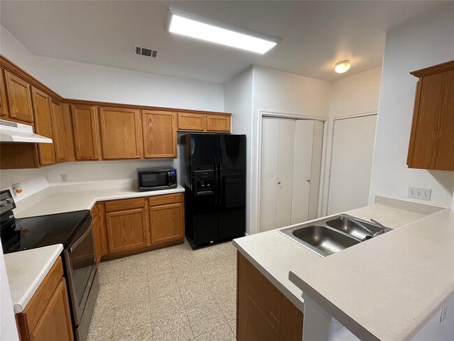 Building Photo - 137 Marvin Cove