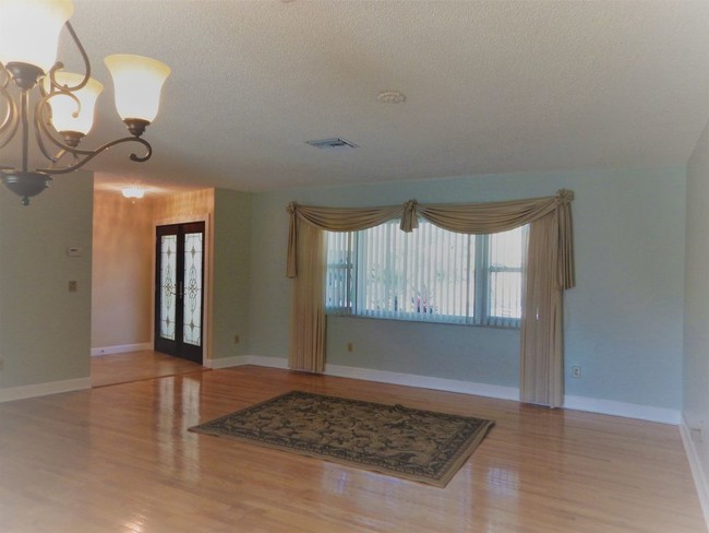 Building Photo - Unfurnished