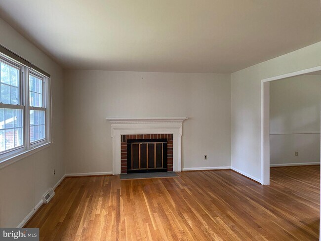 Foto del edificio - 134 Chapel Hill Dr