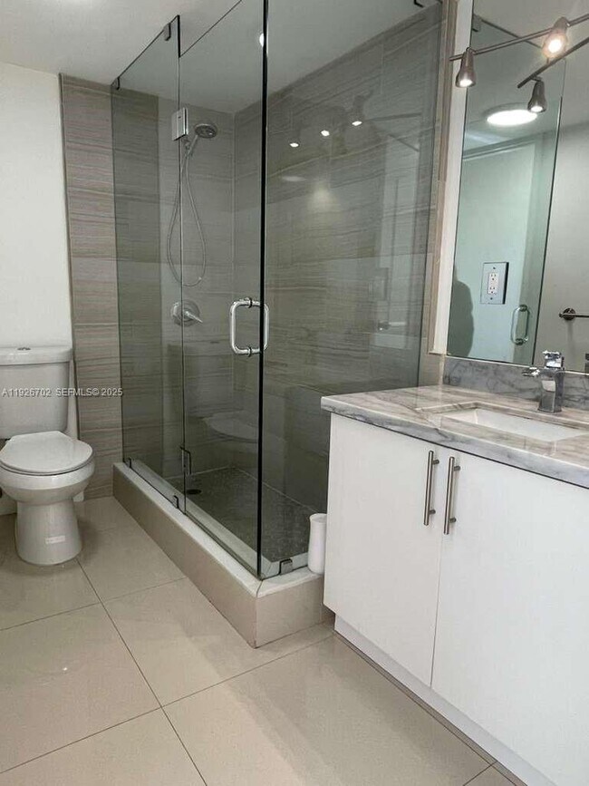 Foto del edificio - 17021 N Bay Rd