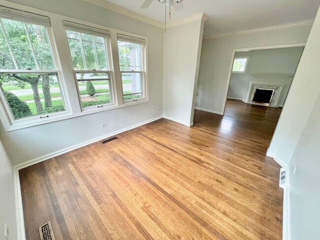 Foto del edificio - 819 Oakwood Ave