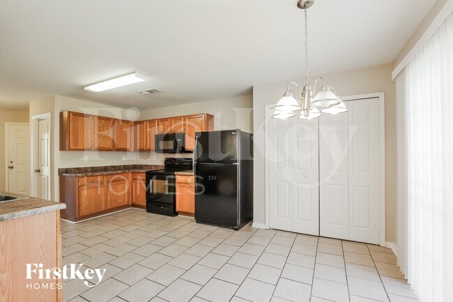 Building Photo - 216 Winding Canyon Dr