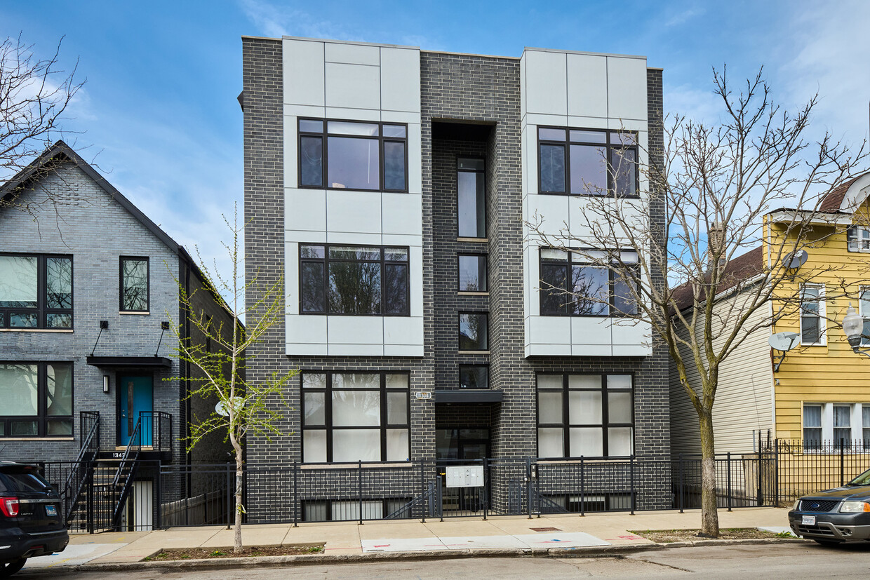 Primary Photo - 1338 W Cullerton St