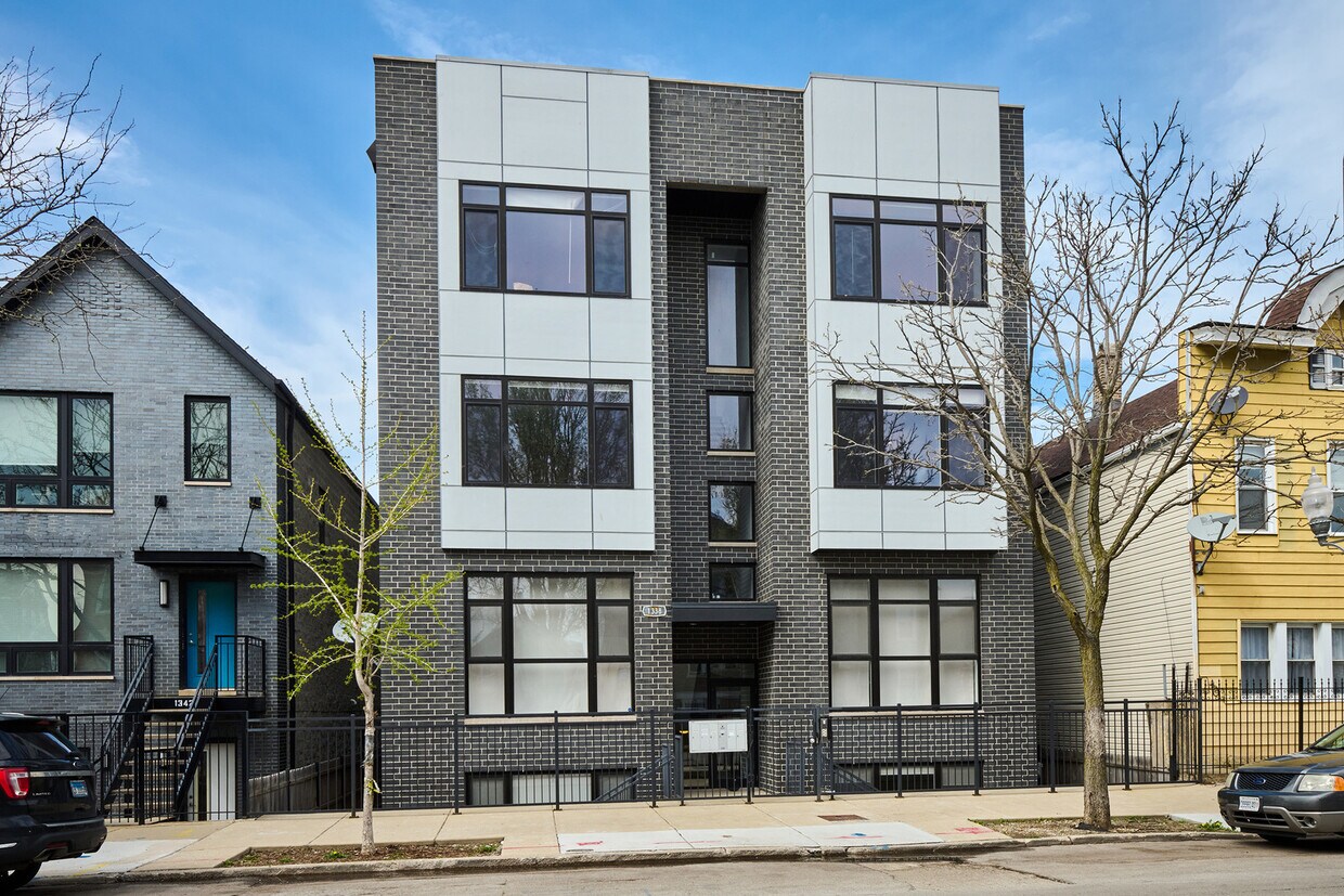 Primary Photo - 1338 W Cullerton St