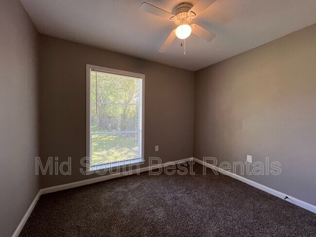 Building Photo - 4295 Shadcrest Cove