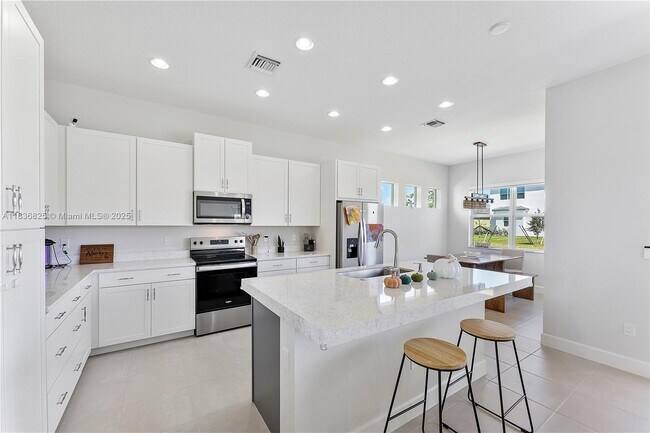 Building Photo - 14458 Spruce Pne Dr
