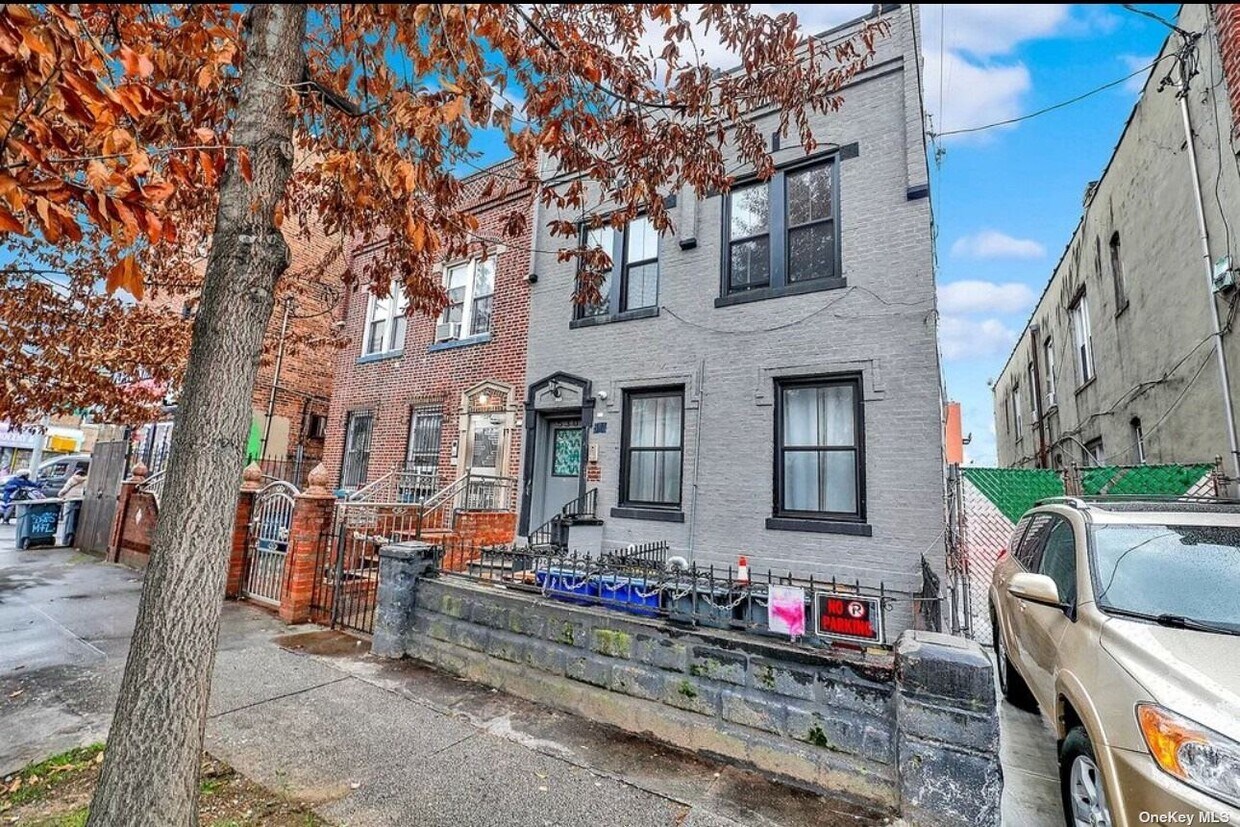 Primary Photo - 530 Hegeman Ave