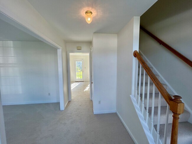 Building Photo - Charming Colonial in Afton Subdivision – 3...