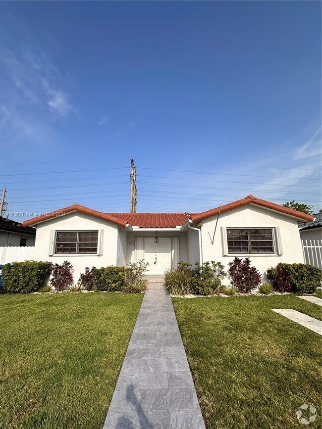 San Sebastian Townhouses Apartments for Rent with Parking Miami, FL