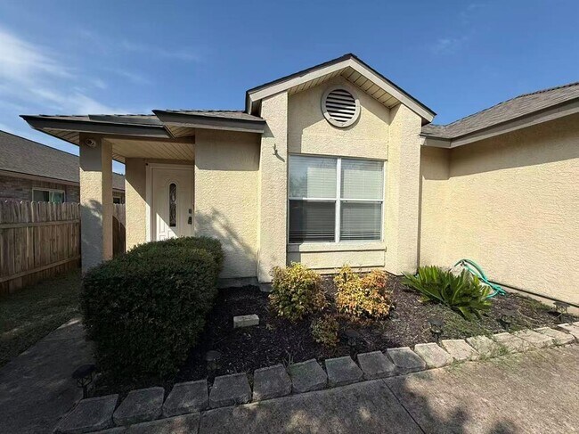 Foto del edificio - 2407 Glen Field Dr