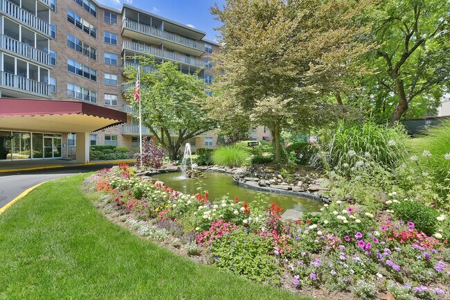 Foto del edificio - 530 Valley Rd