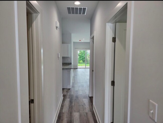 Foto del edificio - 5450 N Colburn Ct