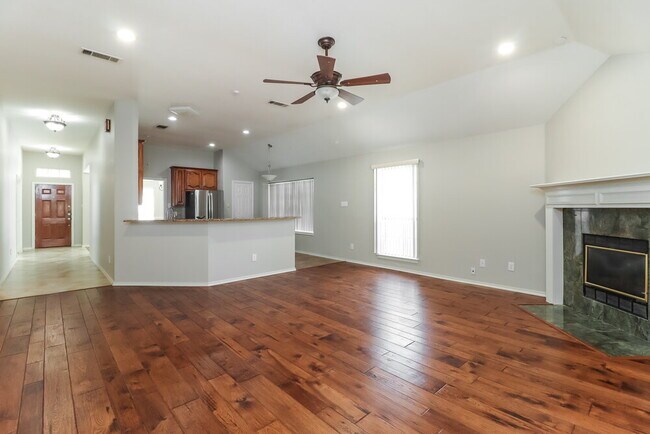 Building Photo - 7824 Blossom Dr
