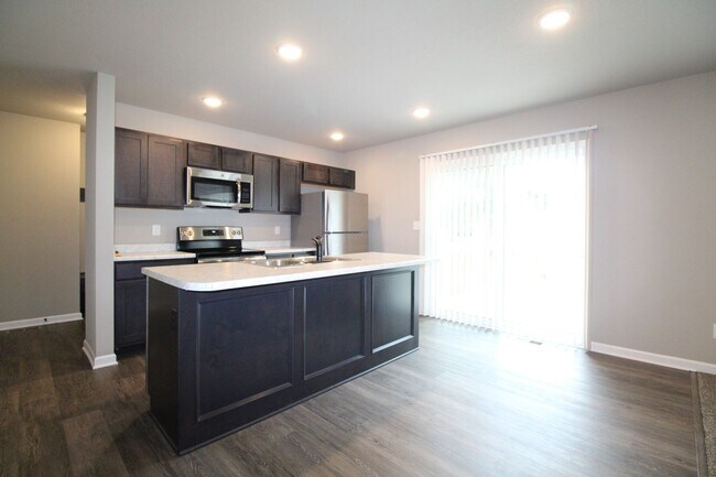 Building Photo - SOUTH ANKENY!! 3 Bedroom, 2.5 Bath Home in Ankeny