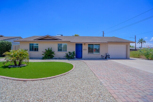 Foto del edificio - 845 W Romo Jones St