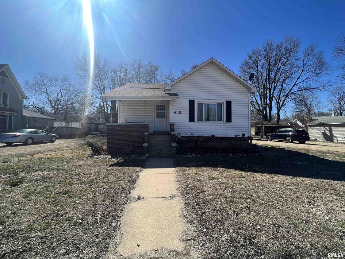 Primary Photo - 618 5th St