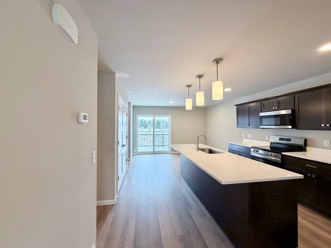 Building Photo - 10120 Mosaic Way