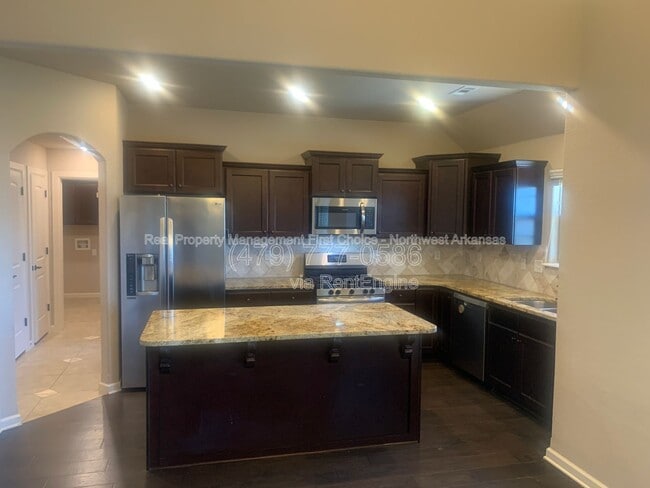 Building Photo - 1630 Abbey Ln