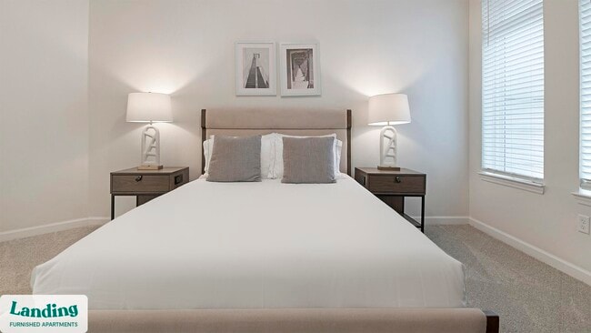 Building Photo - 5256 International Dr