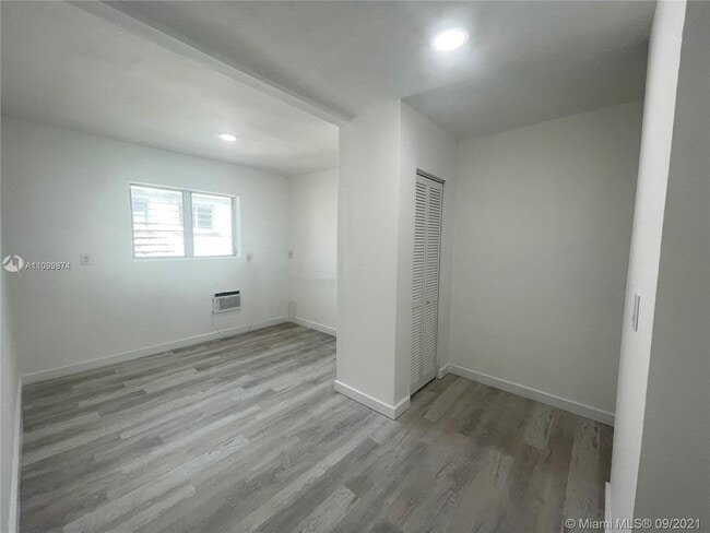 Building Photo - 9481  Abbott Ave  5 Surfside Fl 33154